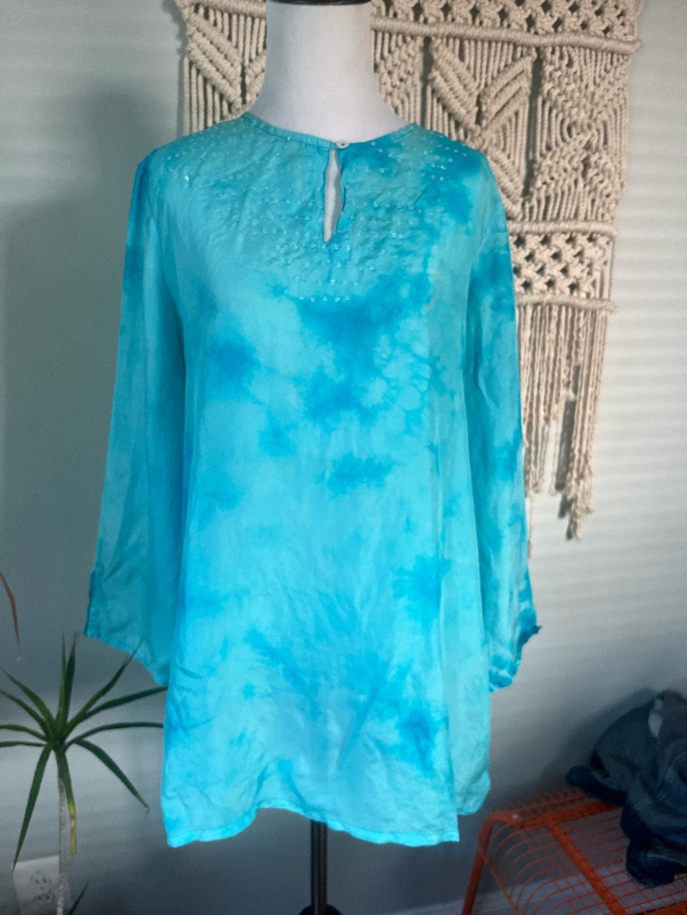 VTG Peppermint Bay Embroidery Sequins Silk Women’s Size L Blue Tie-Dye Tunic